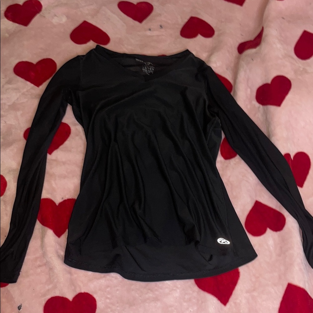 Black Long Sleeve V-Neck Workout wear.